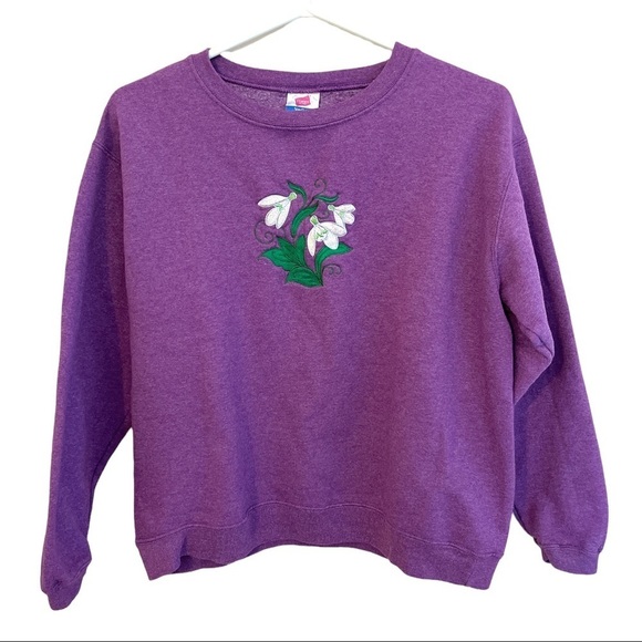 Vintage Sweaters - Vintage embroidered  crewneck